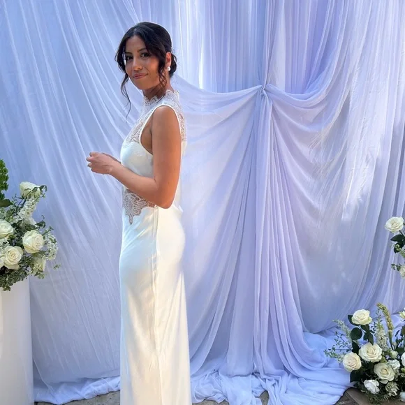 Shona Joy Cream Lace Wedding Dress - Picture 3 of 4